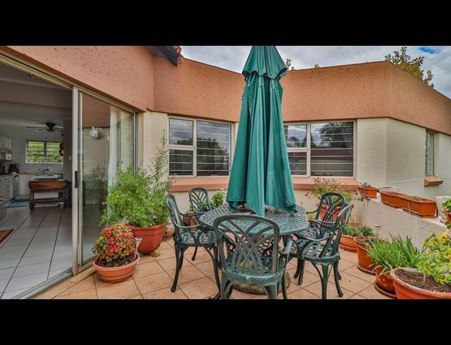 2 BEDROOM TOWNHOUSE FOR SALE IN BEDFORD GARDENS